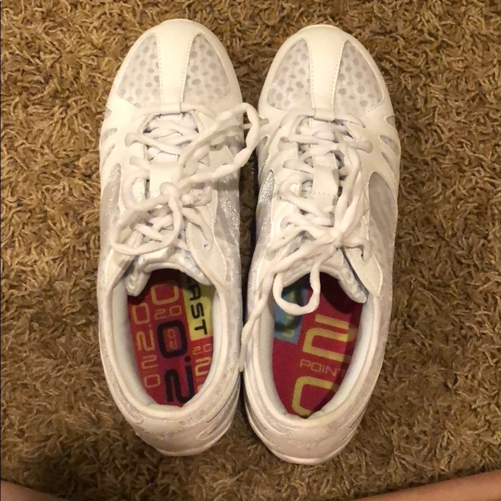 Cheer shoes